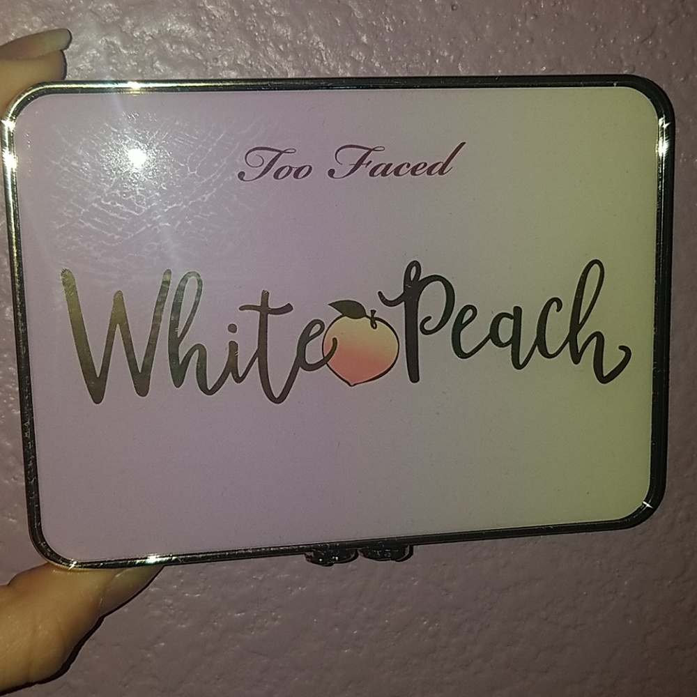 Too Faces White Peach Pallete